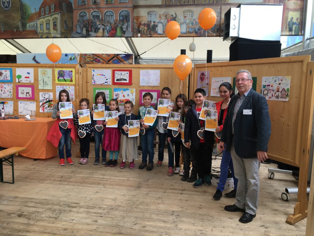 Siegerehrung zum Kinder-Malwettbewerb