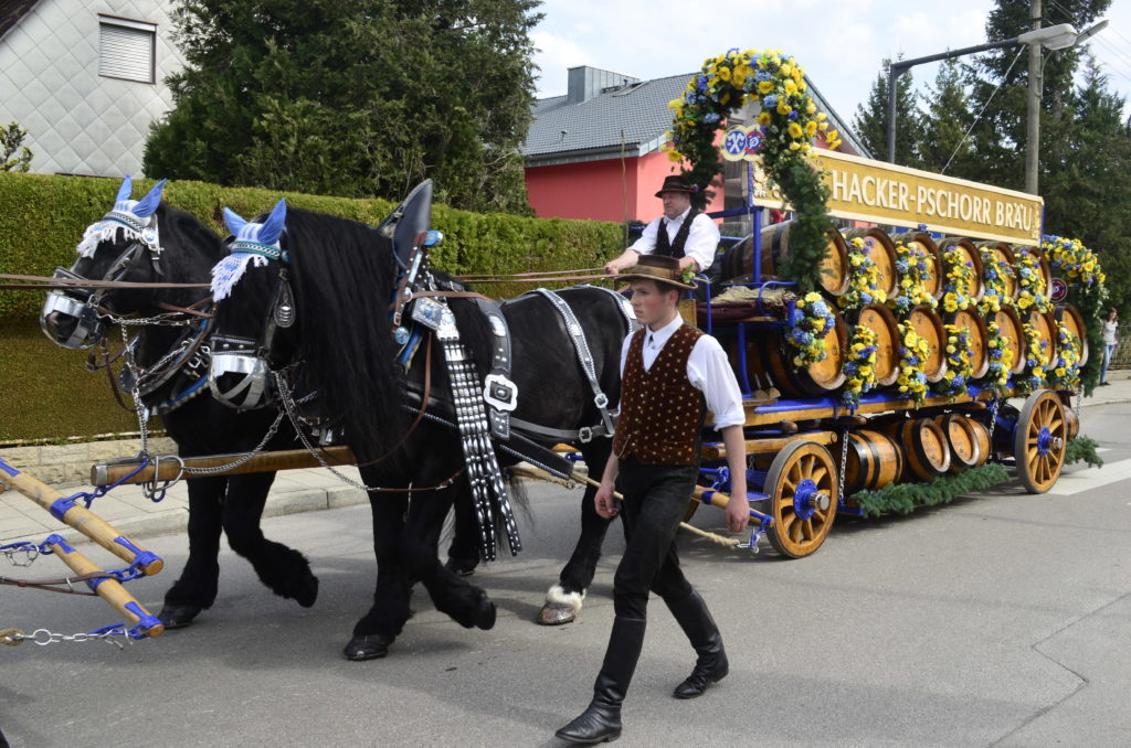 Traditioneller Festzug mit Grünen-Politikerin Katharina Schulze